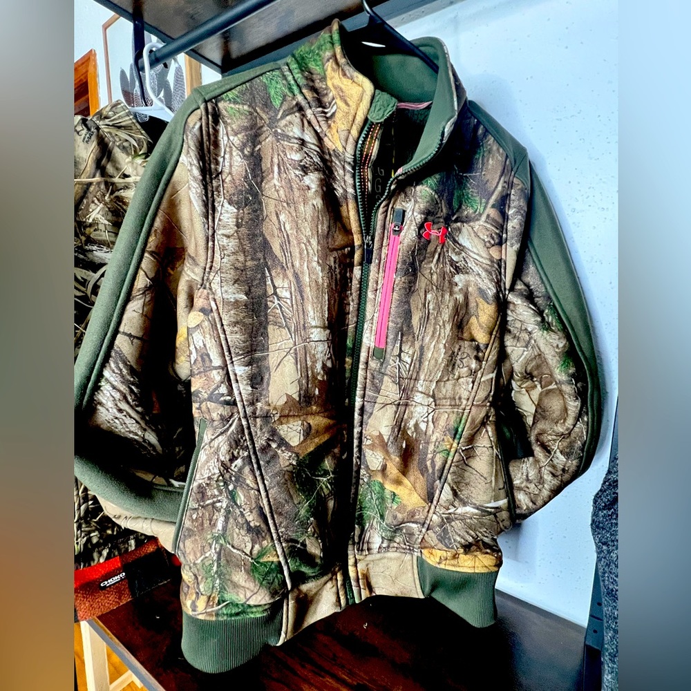 Under Armor Women's Storm Jacket. Size L. Smoke free home.
